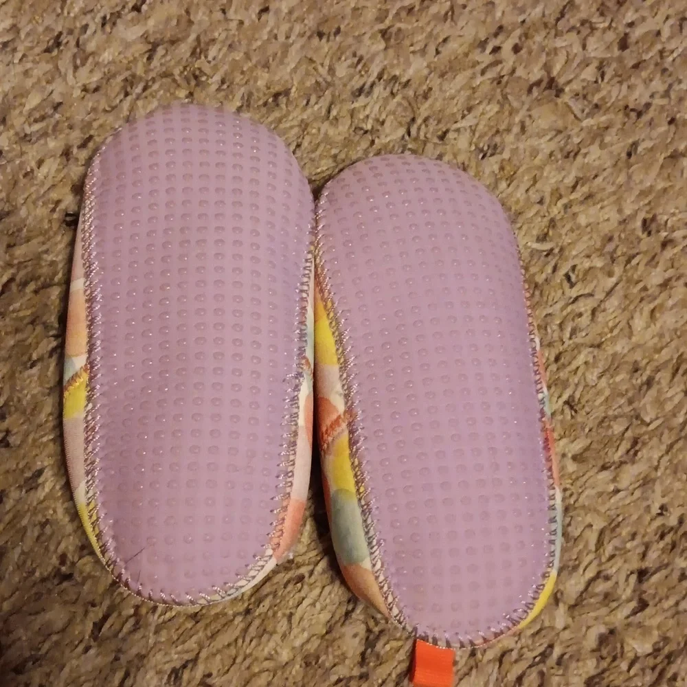 Minnow Designs The Original Dotty Beach Shoes Size 9 (3/3.5 years)